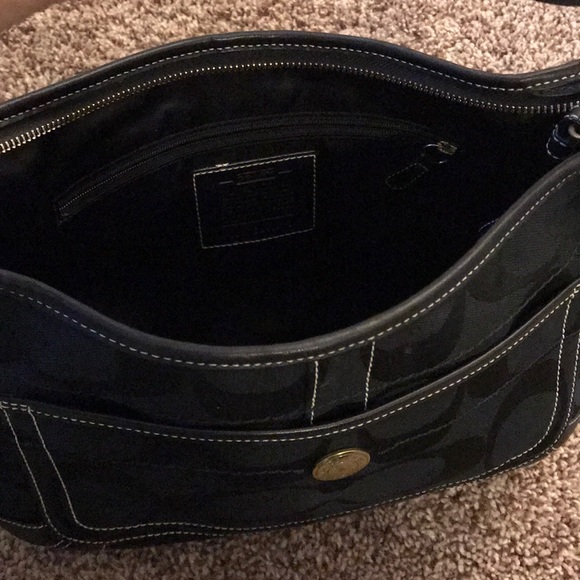 Coach Black Jacquard hobo bag excellent condition - Picture 3 of 3